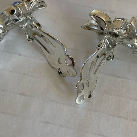 Vintage Signed CORO Aurora Borealis Blue Rhinestone Brooch and Earrings Set - Picture 9 of 13